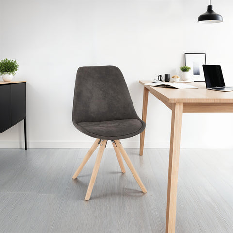 Comfortabele stoel 'HARRY' in grijs microvezel met poten in natuurlijk hout Comfortabele stoel 'HARRY' in grijs microvezel met poten in natuurlijk hout