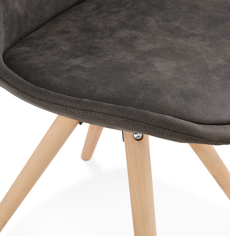 Comfortabele stoel 'HARRY' in grijs microvezel met poten in natuurlijk hout Comfortabele stoel 'HARRY' in grijs microvezel met poten in natuurlijk hout